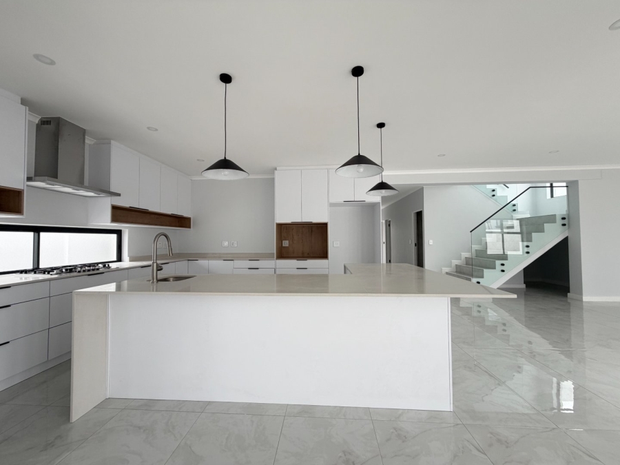 5 Bedroom Property for Sale in Sandown Western Cape
